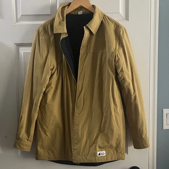 MEC Reversible Shacket w/ Magnetic closure - Picture 1 of 4